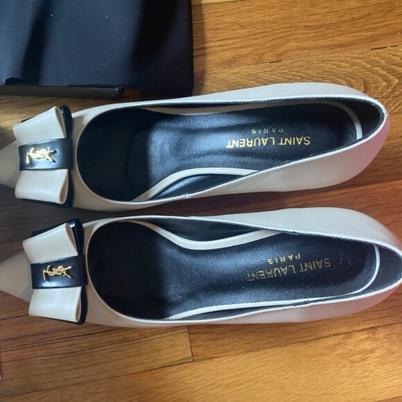 Saint Laurent Pierrot Monogram Bow Pointed Toe Pump - Picture 3 of 11